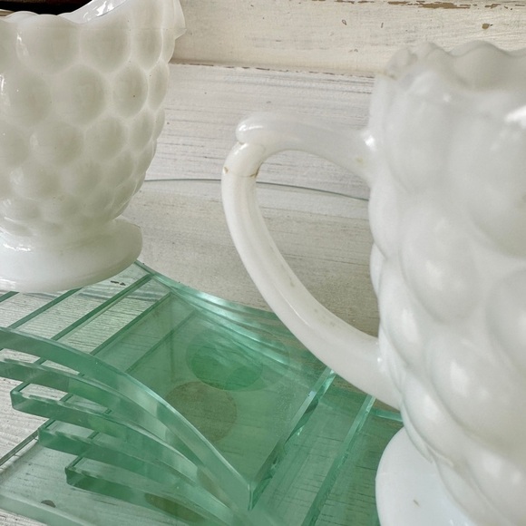 ANCHOR HOCKING, BUBBLE MILK GLASS, SUGAR BOWL & CREAMER SET. - Picture 11 of 11